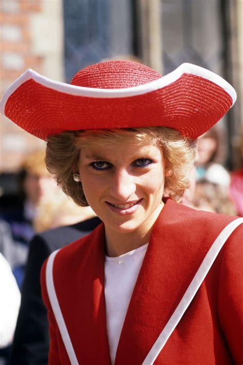 Thời trang Công nương Diana - Bí mật phong cách vĩnh cữu từ nữ hoàng thời trang